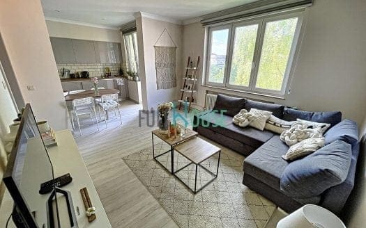 Appartement à louer  2 chambres 76 m², 1100 €