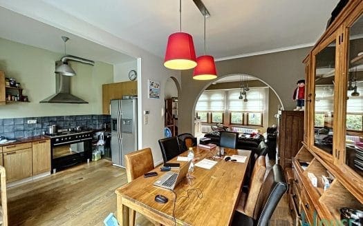House for sale 5 bedrooms 200 m², 740000 €