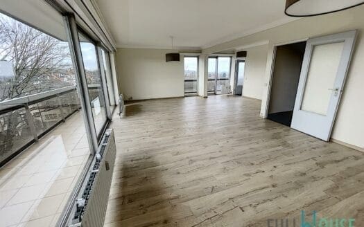 Flat for rent 2 bedrooms 110 m², 1300 €