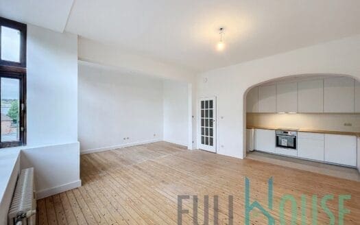 Appartement à louer 2 chambres 98 m², 1350 €