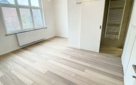 Flat for rent 3 bedrooms 135 m², 1500 €