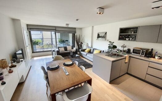 Appartement te huur  2 slaapkamers 80 m², 1750 €