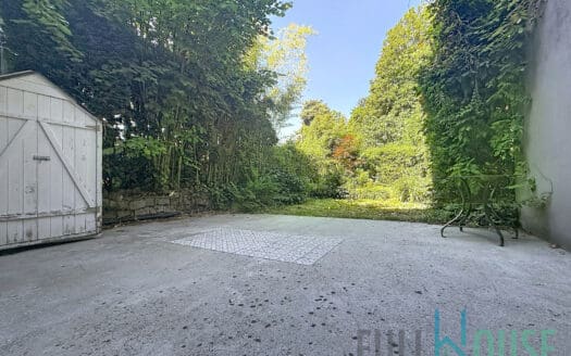 Huis te koop  5 slaapkamers 305 m², 749000 €